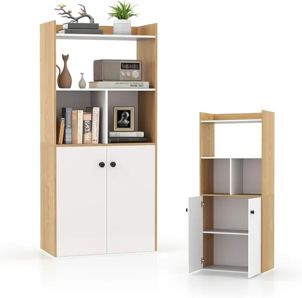 Bücherregal aus Holz mit Türen